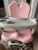 Maxi Baby Cadeira De Alimentação Portátil P/Bebê Zip Rosa e Cinza